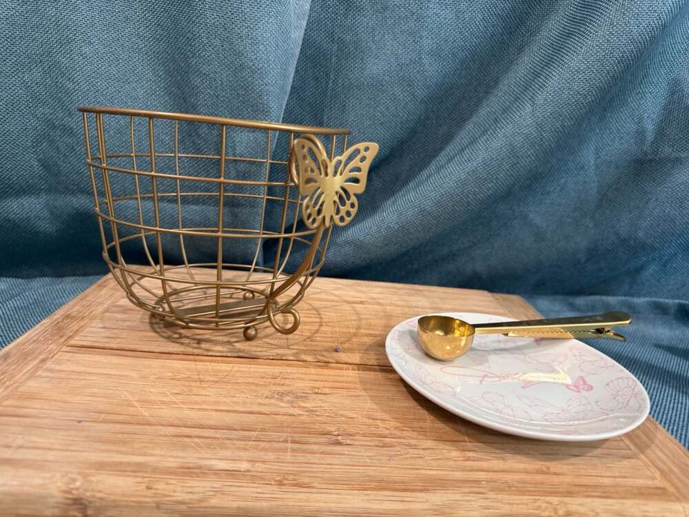 Dolly Parton Butterfly Print Coffee Scoop Clip and Decorative Wire Basket Set